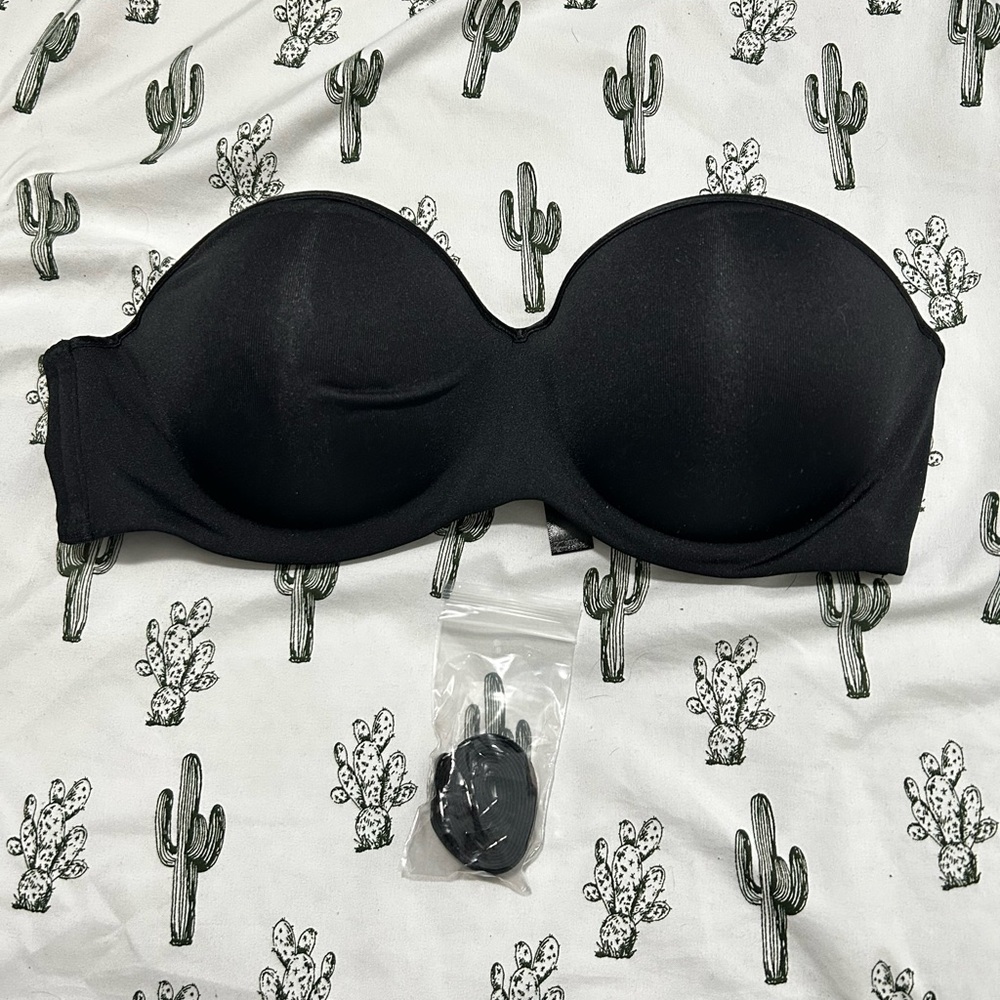 Black Strapless Bra